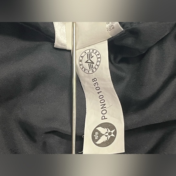 Alpha industries MA-1 Natus Bomber with removable hood black size medium - Picture 8 of 8